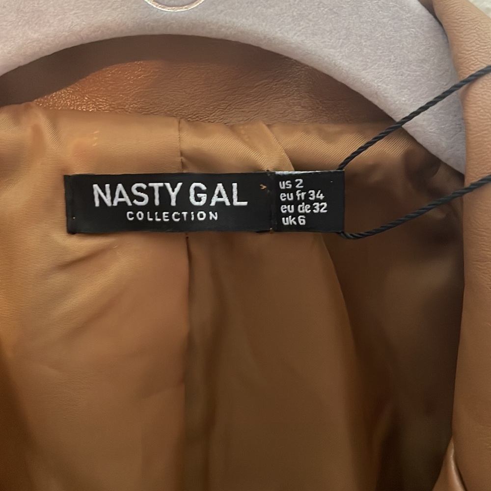 Donated 5/15 Nasty Gal oversized Outta the way vegan blazer jacket, size 2 NWT - Picture 2 of 7